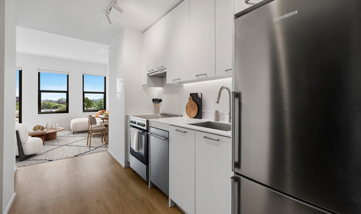 Mason Gray, room 712 Kitchen